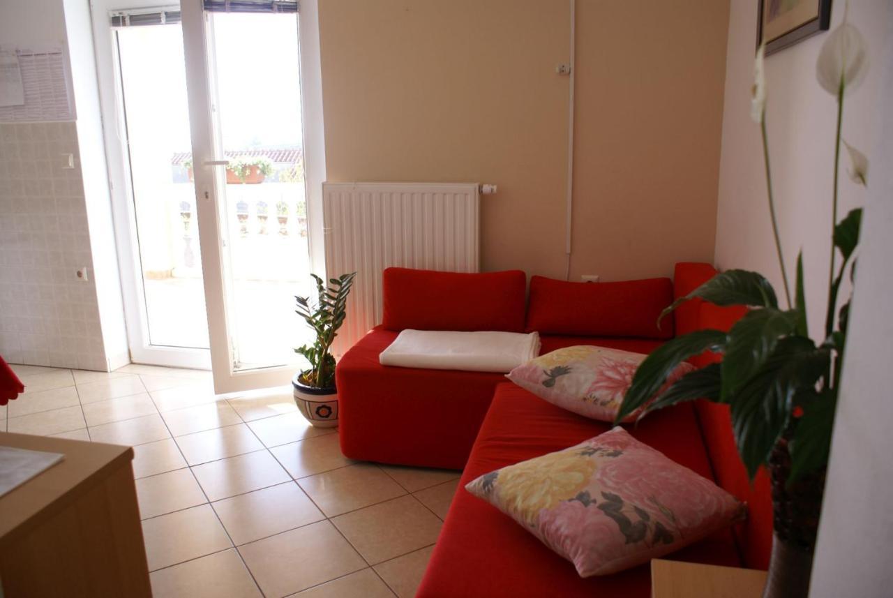 Apartment Nevenka Krk Town Eksteriør bilde