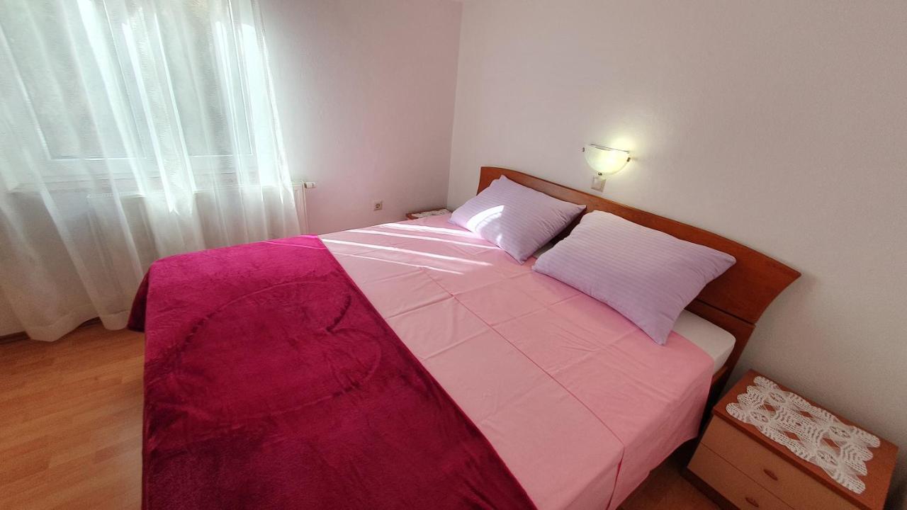 Apartment Nevenka Krk Town Eksteriør bilde